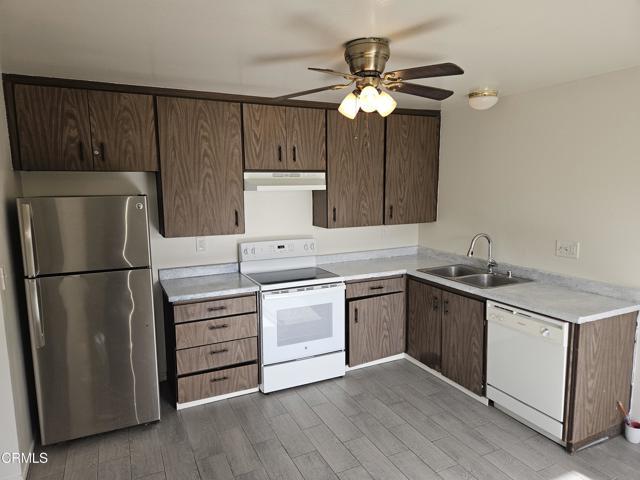 Building Photo - 271 N Ventura Rd Unit 293