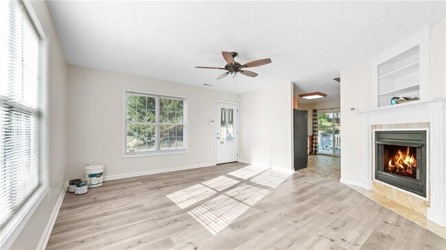 Photo - 6275 Akins Way