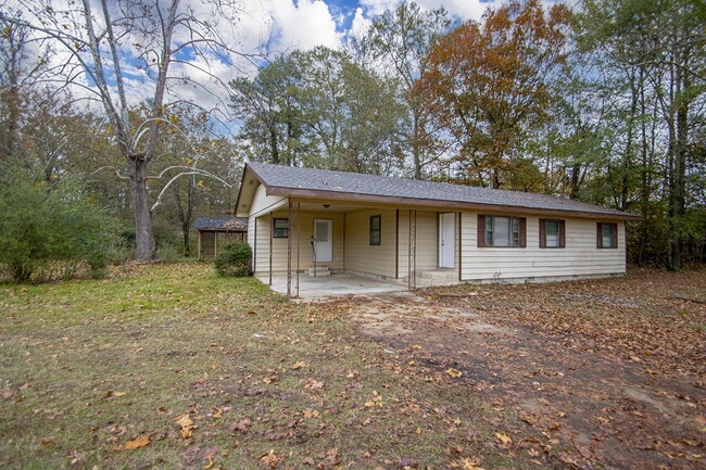 Photo - Charming 3-Bedroom Home on a Spacious Lot in Benton, AR – Perfect for Comfortable Living!