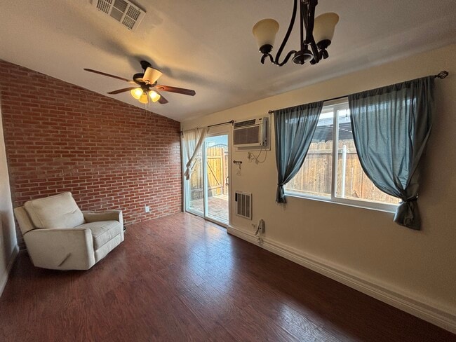 Photo - 16315 Rochlen St