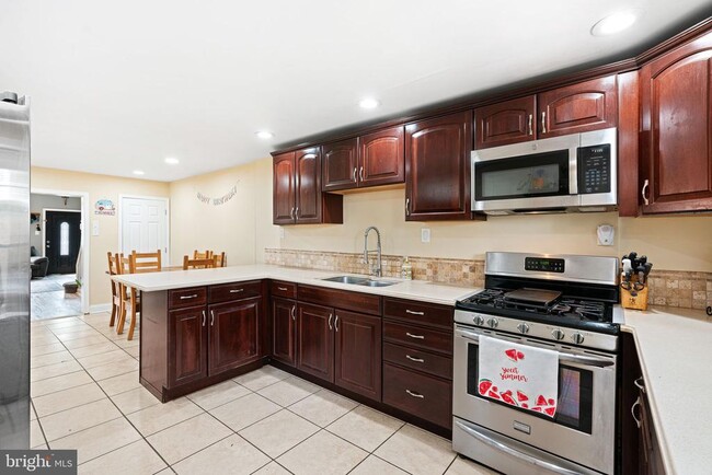 Photo - 3056 Aramingo Ave