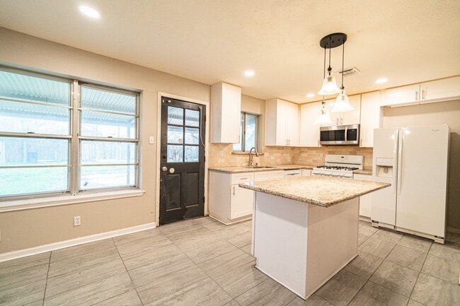 Photo - 7406 Baneway Dr