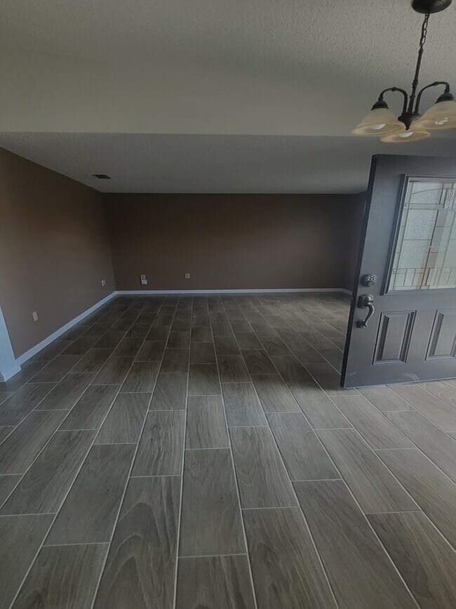 Photo - 1860 Amero Ave