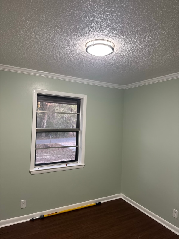 Photo - 152 James Ave