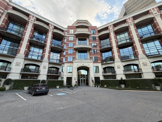 Building Photo - 5005 Hidalgo St Unit 605