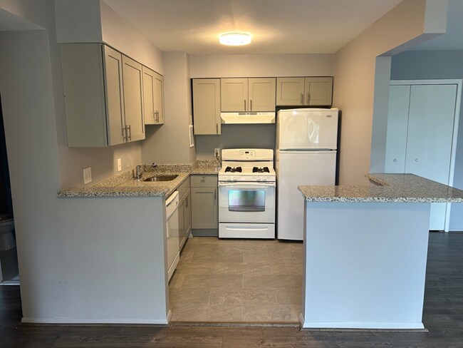 Photo - 12 S Van Dorn St Unidad 501