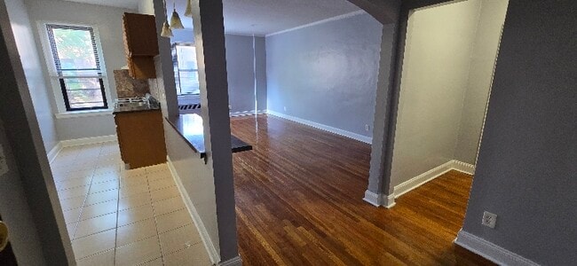 Building Photo - 33 S Munn Ave Rental