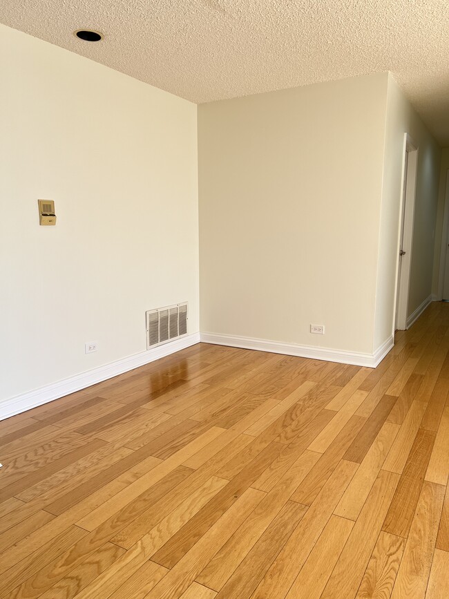 Photo - 247 Coventry Cir