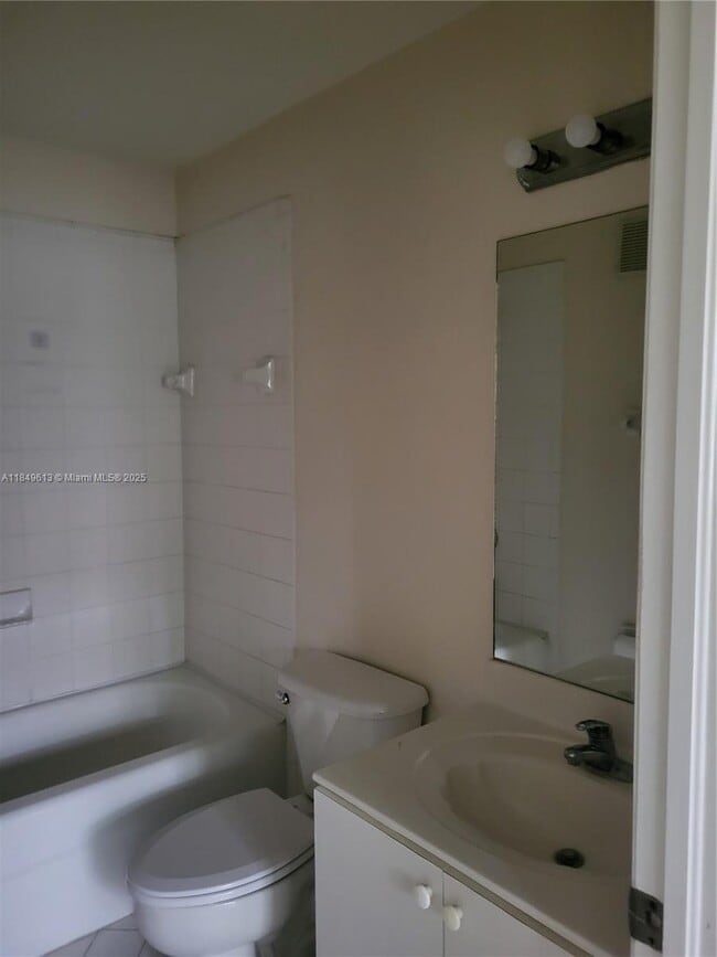 Photo - 1250 SE 28th Ct Unit 205