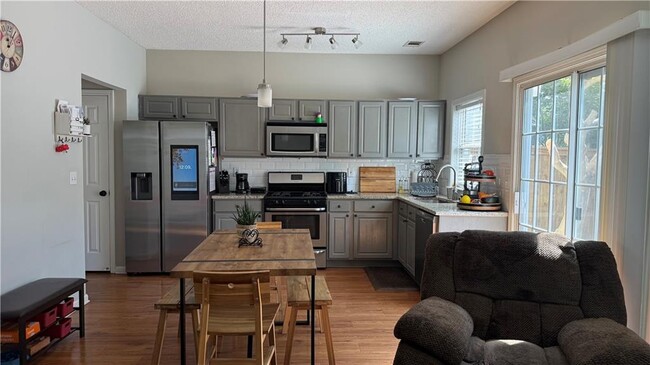 108 Devonshire Dr