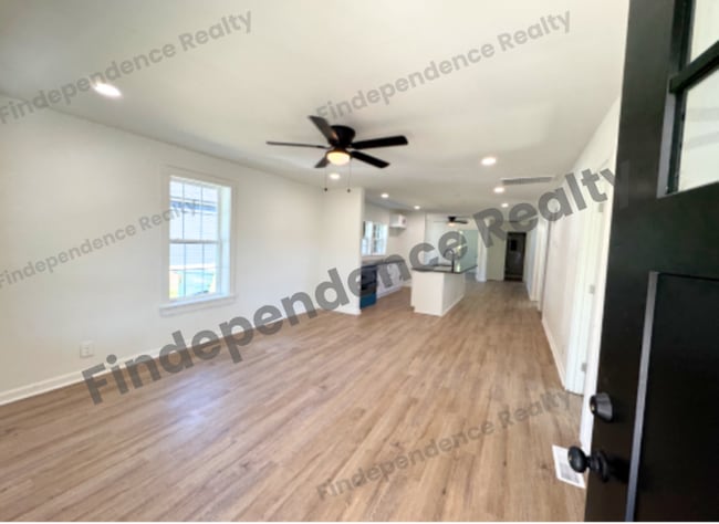 Photo - 351 Fox St SW