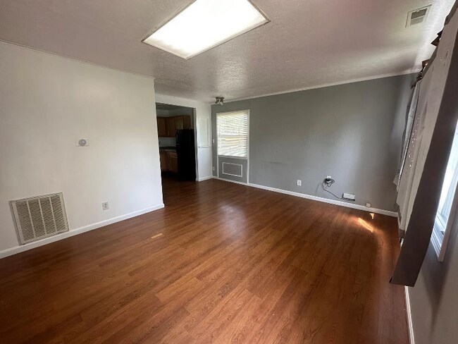 Photo - 913 Sharon Dr