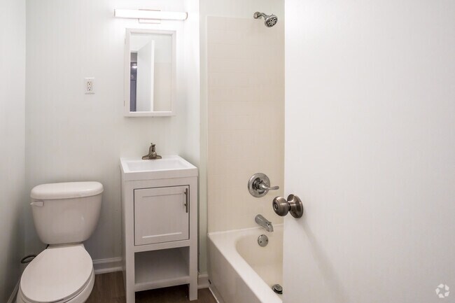 2038 Southern Ave Unit 5
