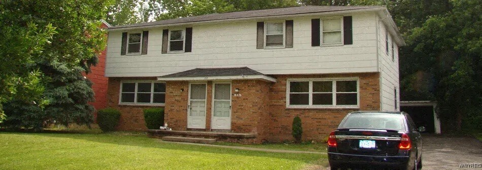 Photo - 197 Sundridge Dr House