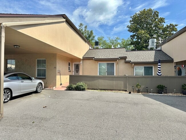 Altamonte Springs (55+ Community) - 2 Bedr... - Altamonte Springs (55+ Community) - 2 Bedr... Condo