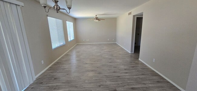 Photo - UPDATED 4 BEDROOM HOUSE NEAR 101 LOOP/OLIVE