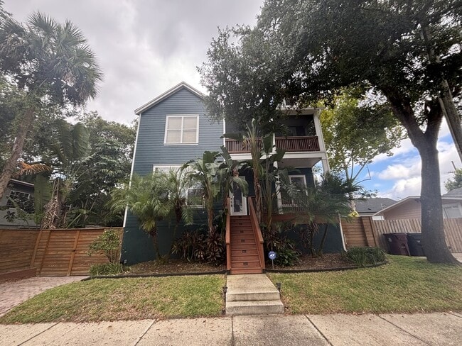Building Photo - 827 Meridale Ave