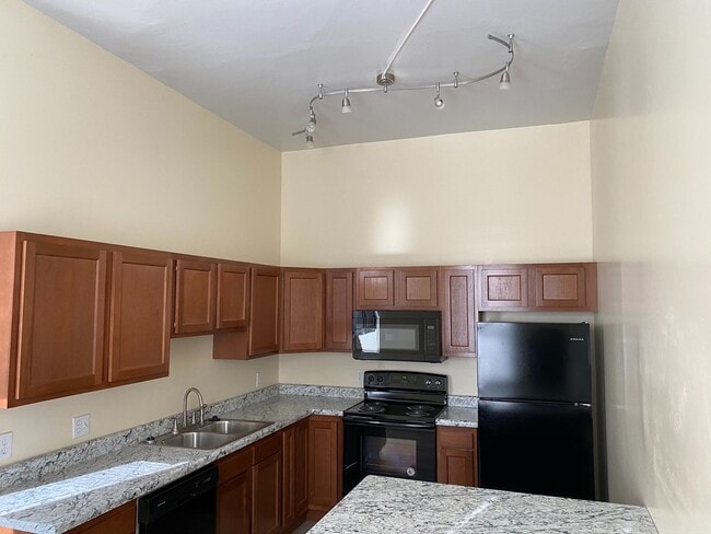 Photo - 642 Philadelphia St Unit 1F