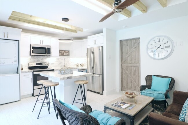 Building Photo - 412 Pacific St Unit 2G