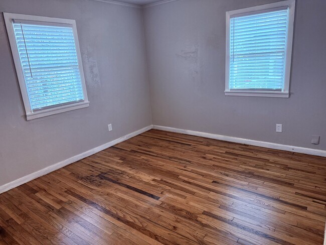 Photo - 4912 41st St