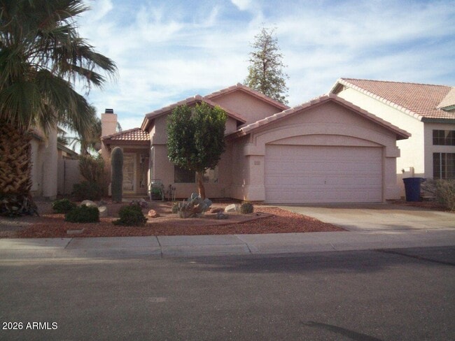 Building Photo - 5211 W Glenview Pl
