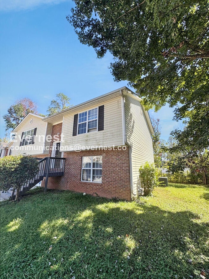 Photo - 1997 Oak Terrace Dr SE
