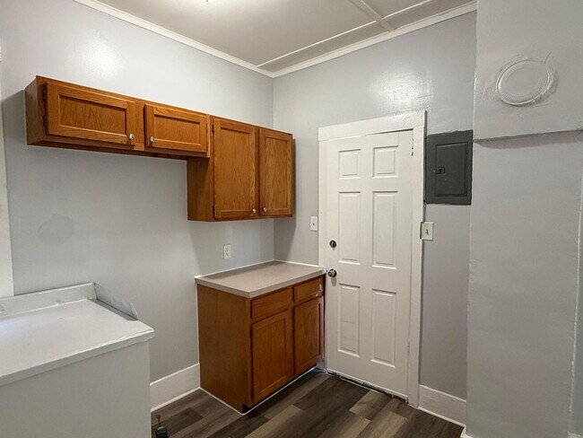 Photo - 140 E 5th St Unit 140 E 5t St  3