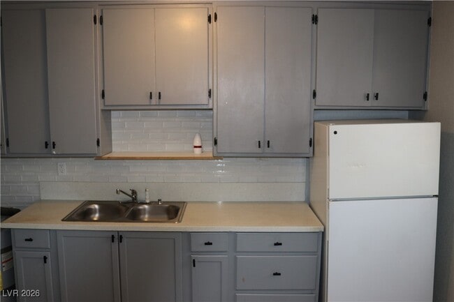 Photo - 1828 Lewis Ave