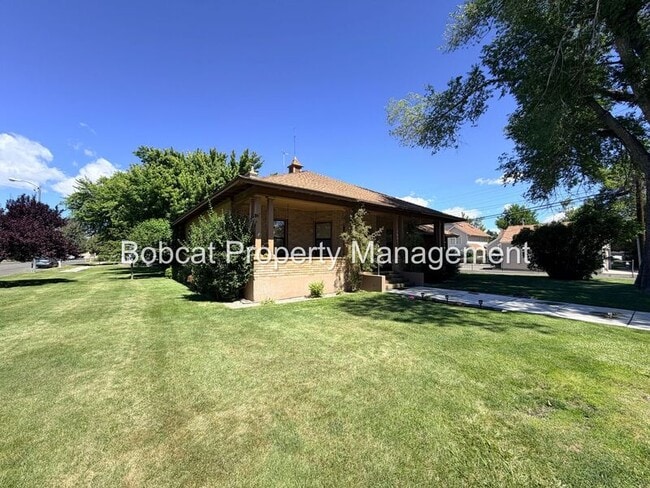 Photo - 1604 Sixth St