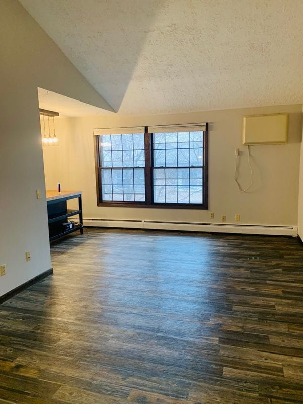 Photo - 932 Westbrooke Way