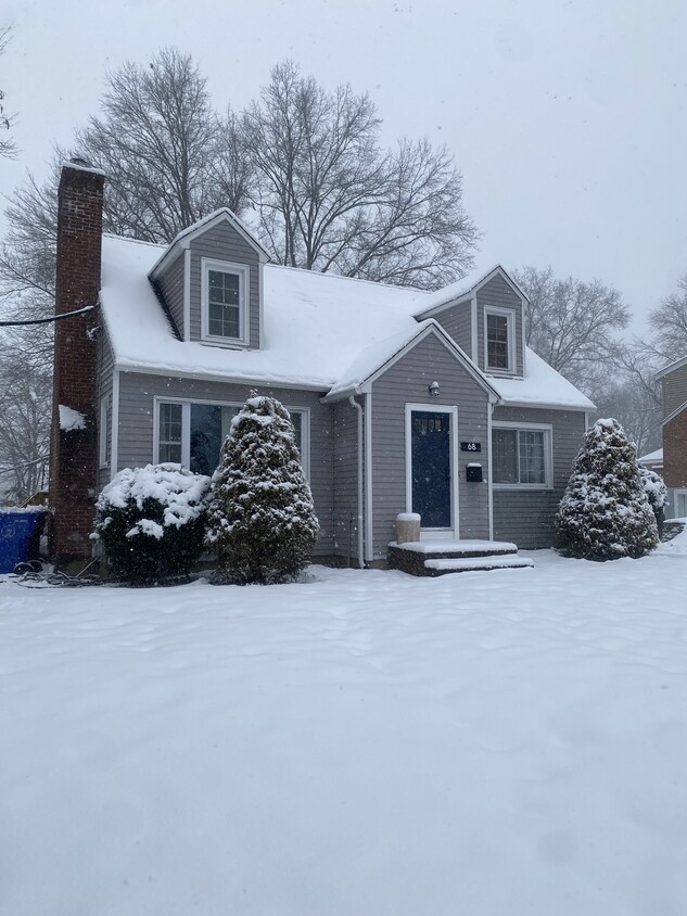 Photo - 68 Robbins Ave (Newington, CT)