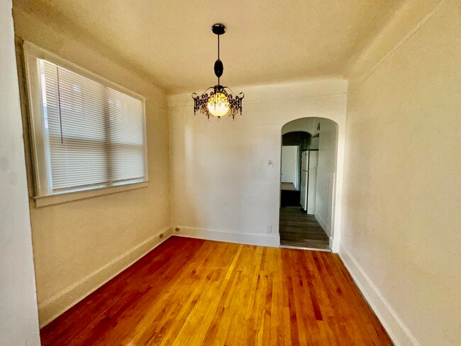 Photo - 2681 Pasadena St
