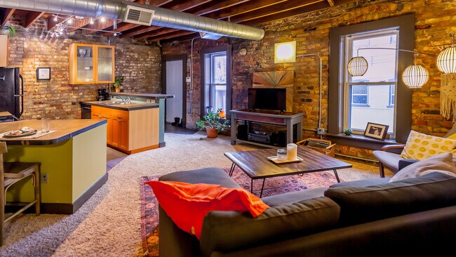 Photo - 617 E Michigan Ave Unit Loft 2