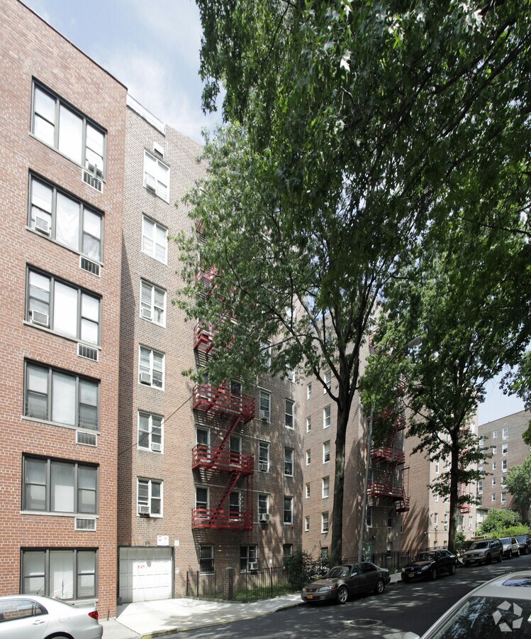 Photo - 2275 Barker Ave