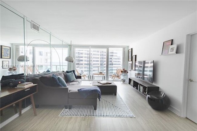 Photo - 5161 Collins Ave Unit 5161 Collins Ave appt 1102