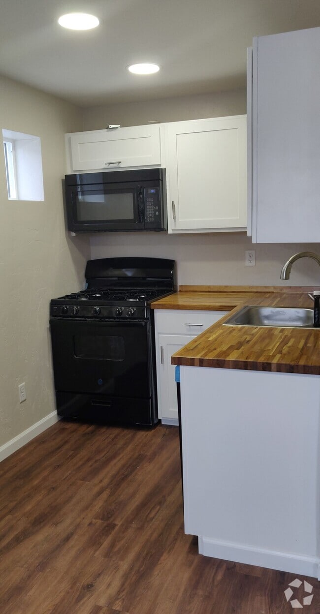 Building Photo - 24 W Rillito St Rental