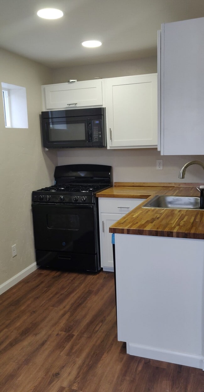 Photo - 24 W Rillito St Apartments