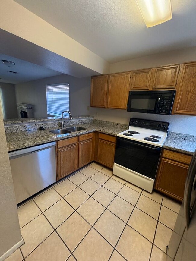 Photo - READY TO TOUR NOW! 2 Bedroom 2 Bath Peoria Townhouse