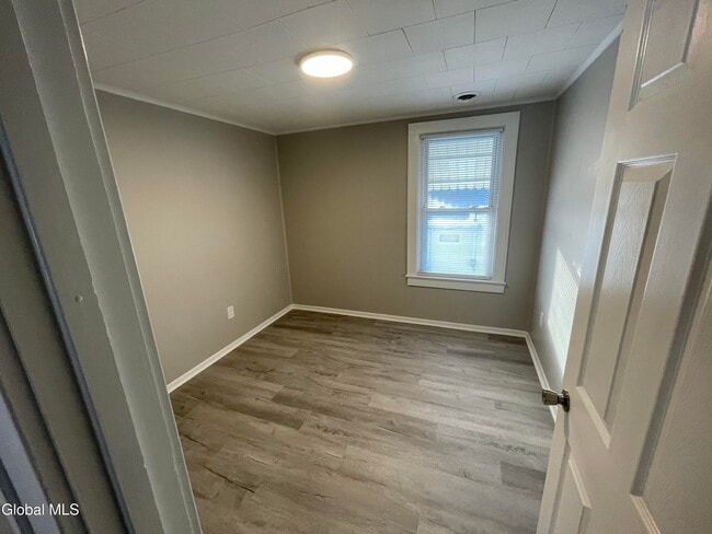 Photo - 28 Leversee Ave Unidad 1