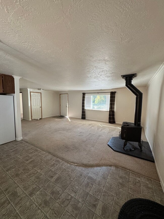 Photo - Canyonville 3 Bedroom 2 Bath with Garage a...