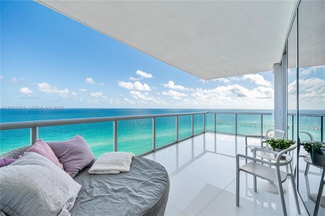 Building Photo - 17121 Collins Ave Unit 1802