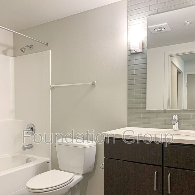 Photo - 2400 E Boston St