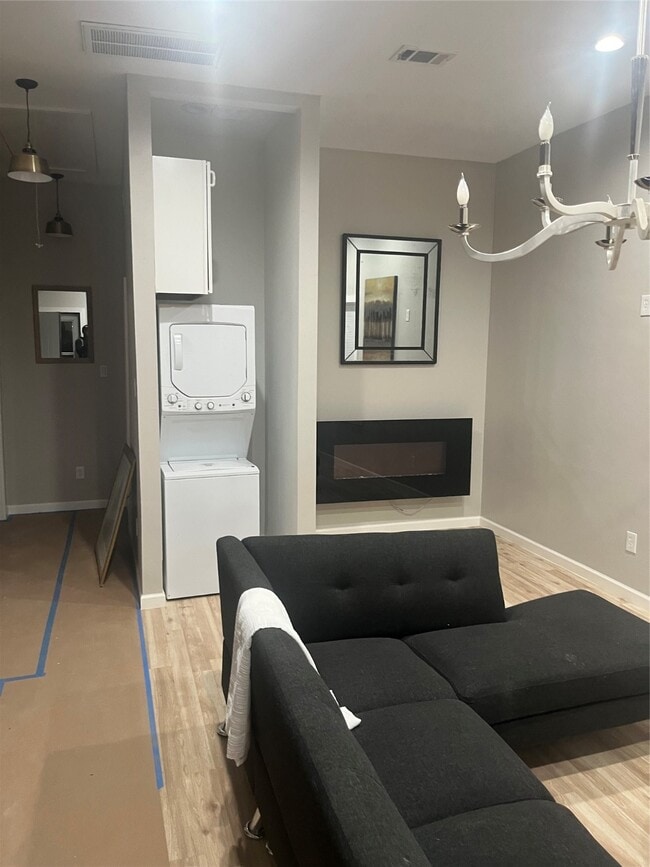 Photo - 3209 Ennis St