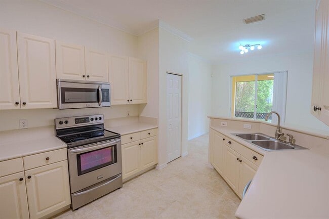 Photo - 5733 NW 119th Dr