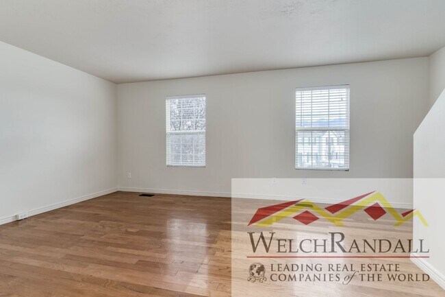 Photo - Spacious Townhome in Roy