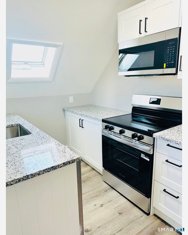 Building Photo - 438 S Main St