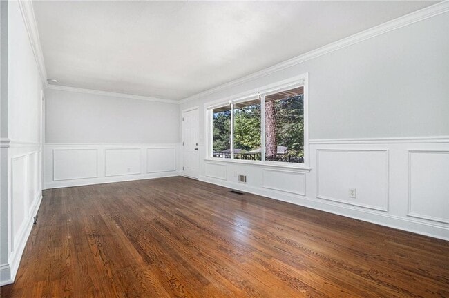 Photo - 1686 Derrill Dr