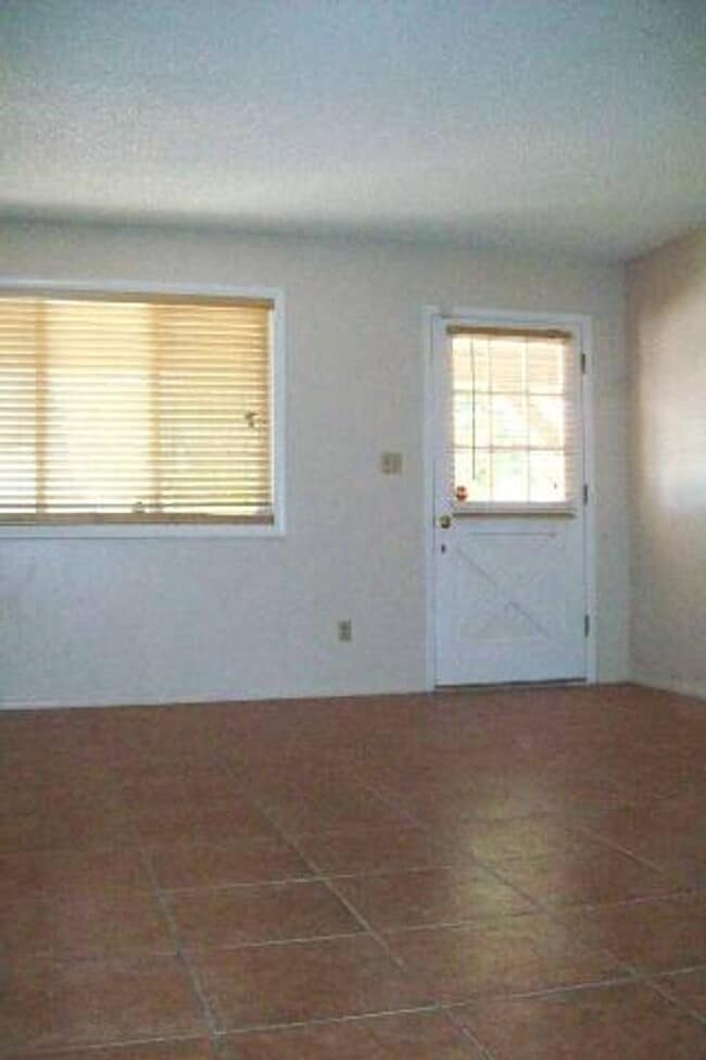 Photo - Spacious 4 Bed Home with Pool & Arizona Room