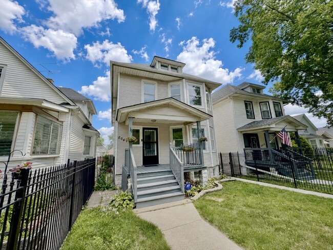 Building Photo - 2047 N Lavergne Ave Unit 2