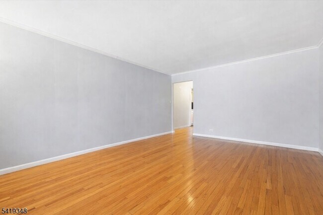 Photo - 343 Bloomfield Ave Unidad 8